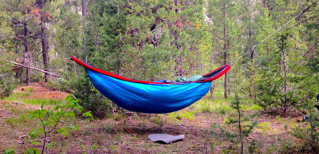 DIY Hammock Underquilt From an Old Bag and Duct Tape